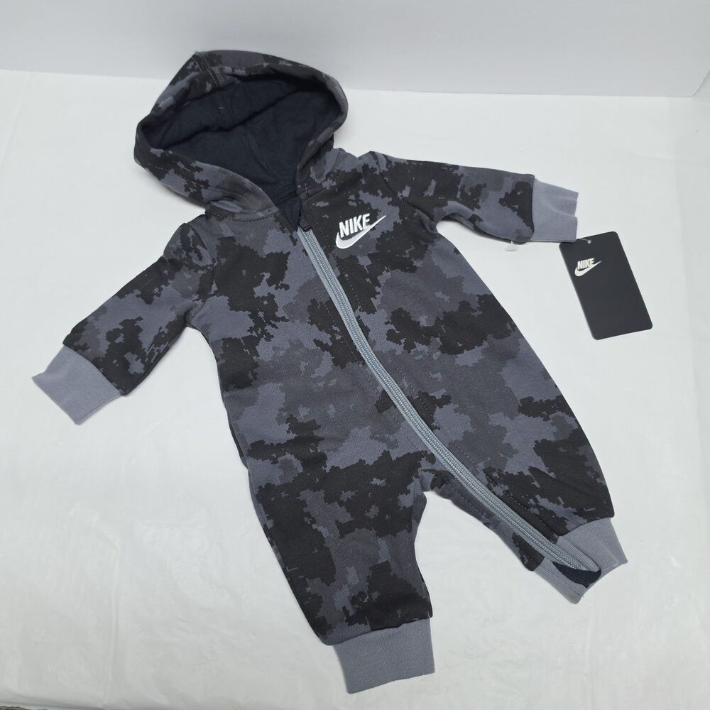 NWT Nike Newborn Baby CAMO Hooded Zip Romper Coverall, 0-3 Months, Gray, Fleece